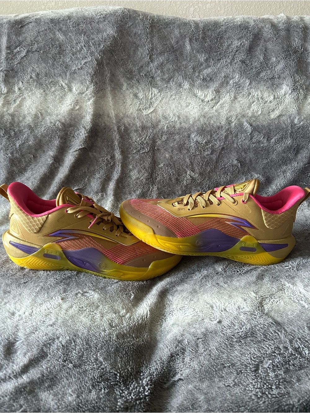 Anta Kai 1 speed young at heart gold kyrie Irving size 14 nwob